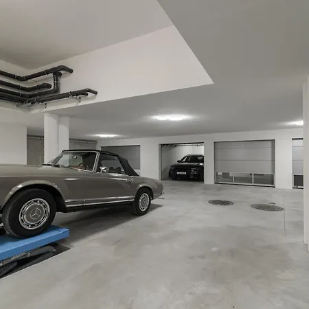 Meran Suites Nice Five Three *